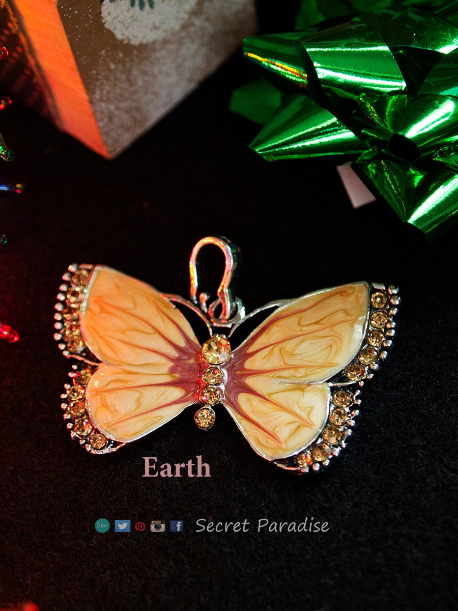Fashion Jewelry From a Secret Paradise Shop. Crystal silver style butterfly necklace